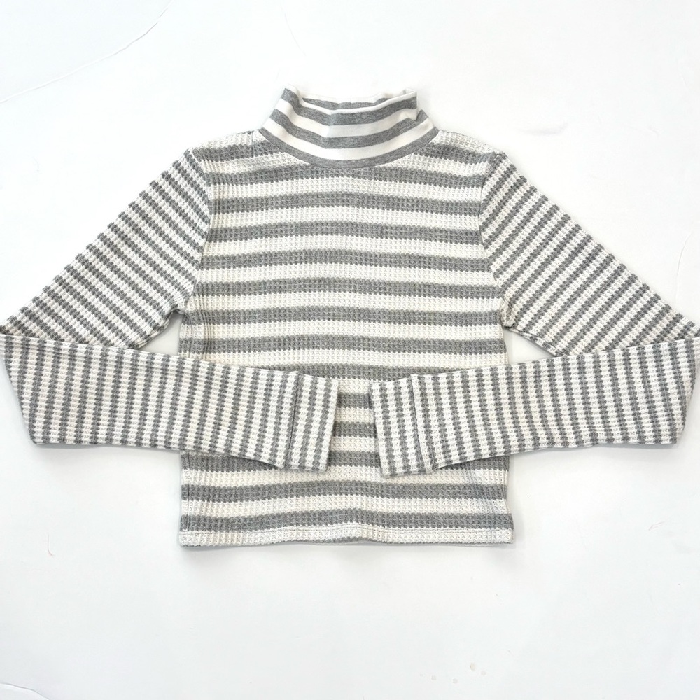 Aerie Gray and White Waffle Top